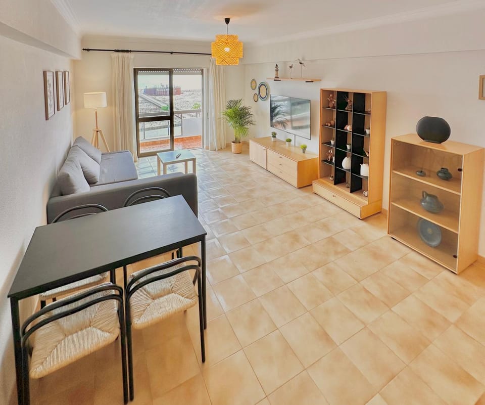 TV and multimedia, Living room, Dining area