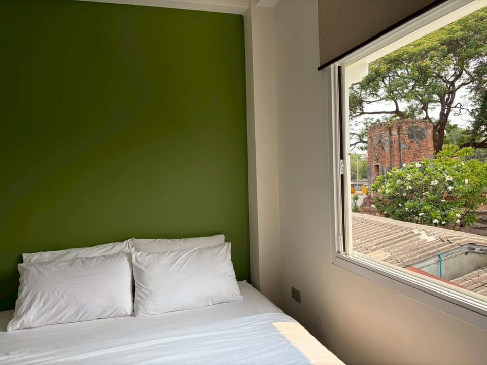 Bed, View (from property/room), Bedroom, Garden view