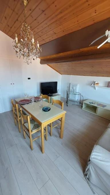 Communal lounge/ TV room, Dining area