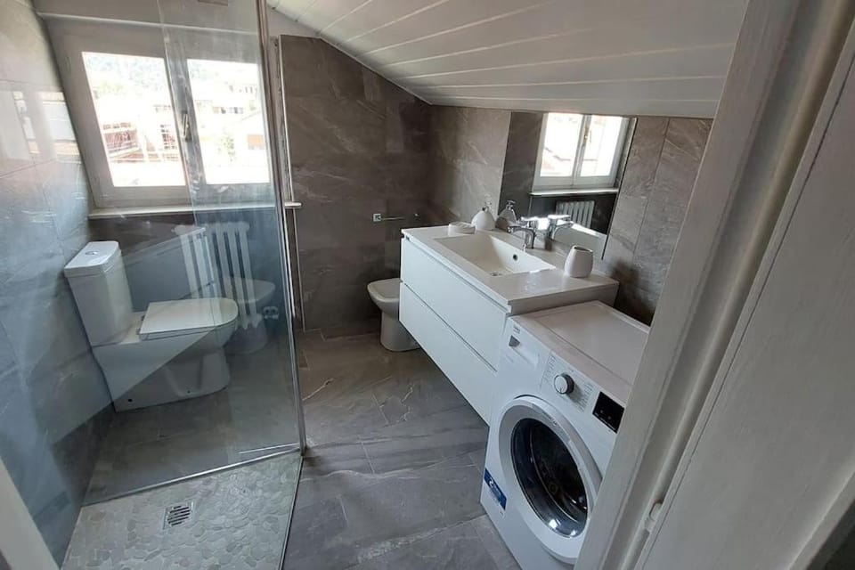 Bathroom, washing machine