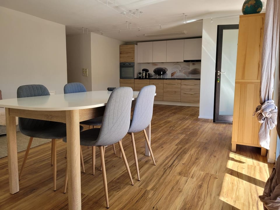 Living room, Dining area