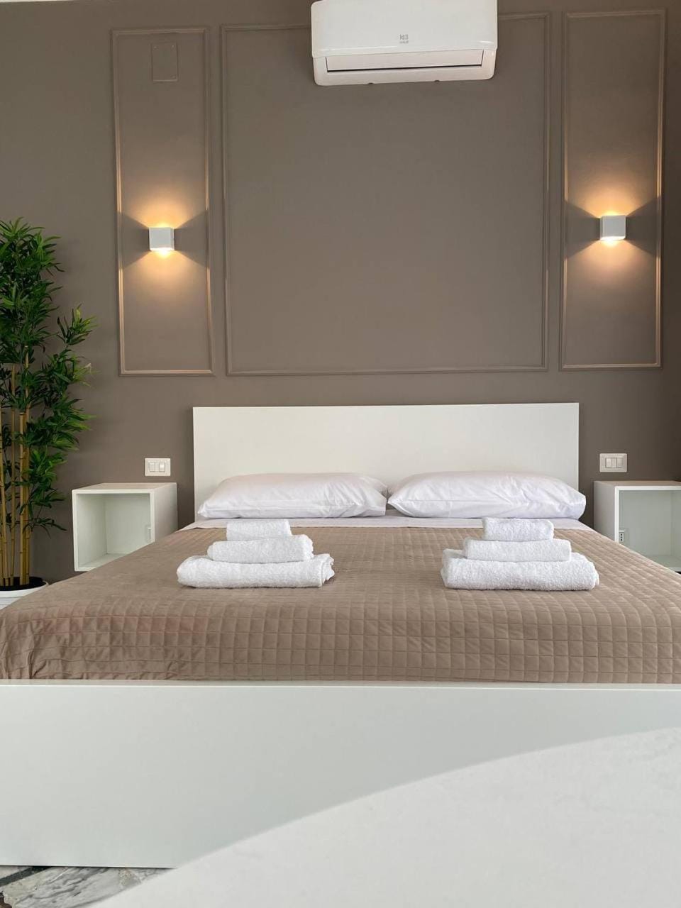 Bed, Photo of the whole room, Bedroom, towels, air conditioner