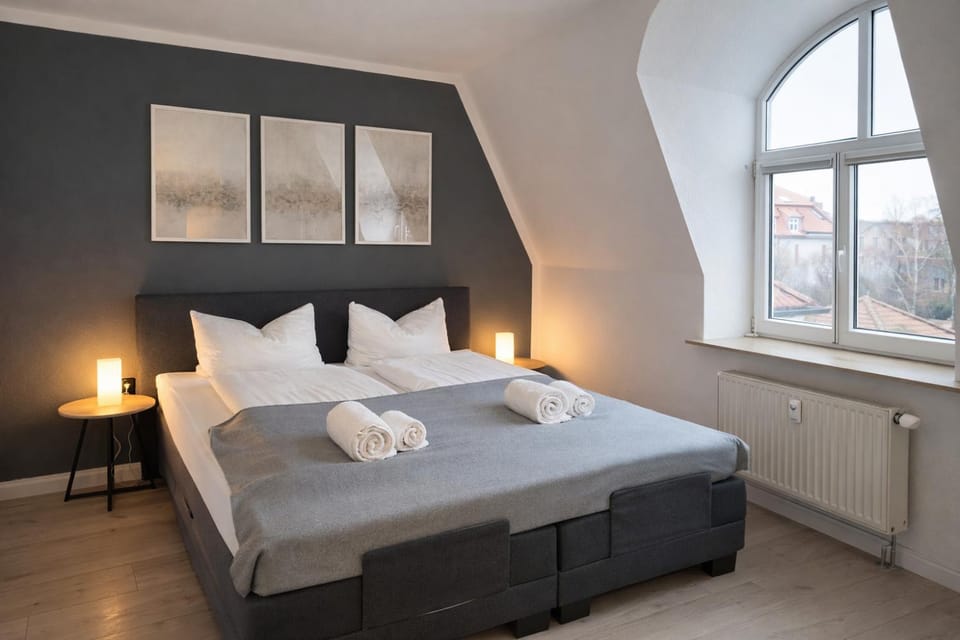 Bed, Photo of the whole room, Bedroom, internet, towels