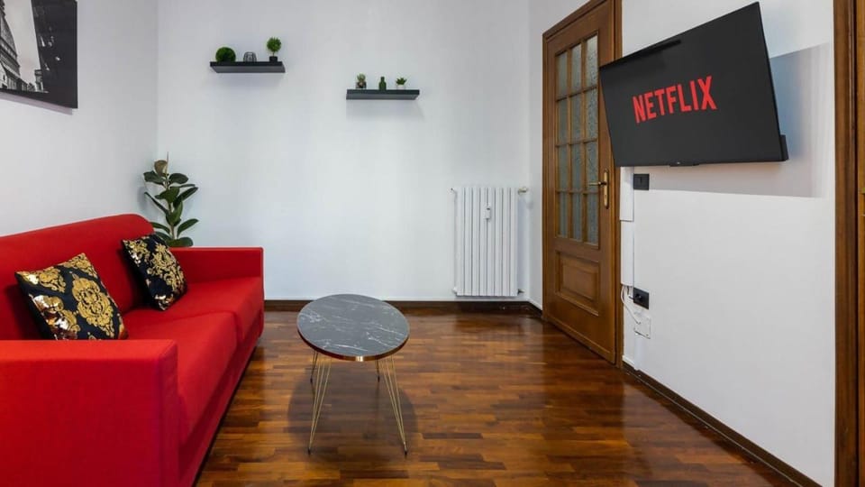 Communal lounge/ TV room, Living room, Seating area, Evening entertainment
