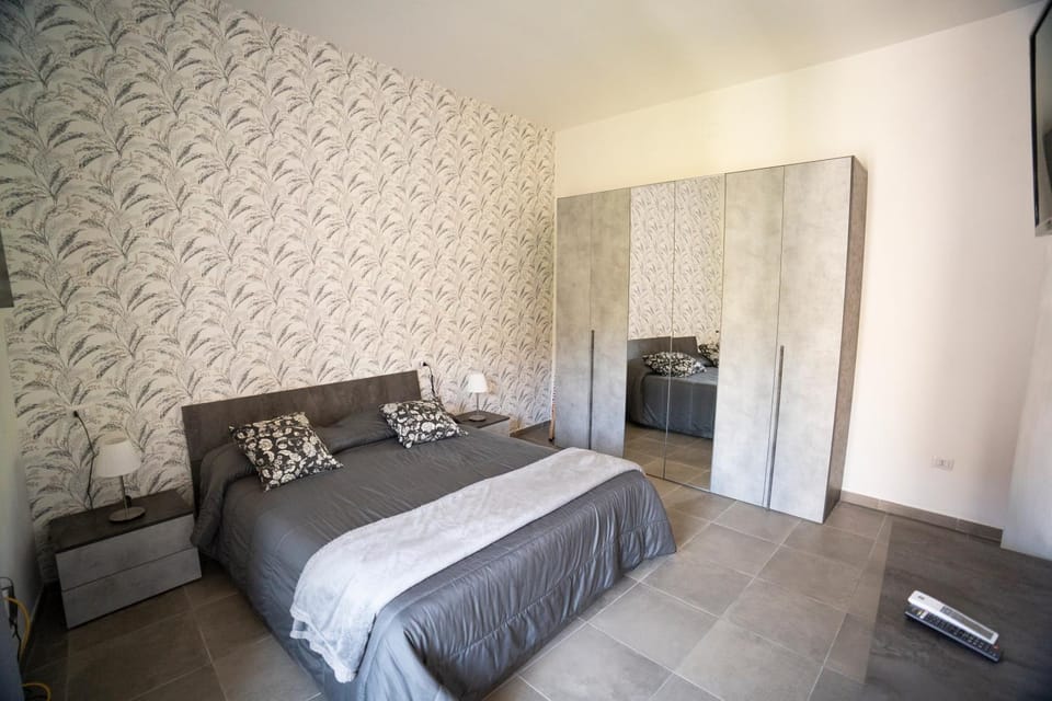 Bedroom, wardrobe