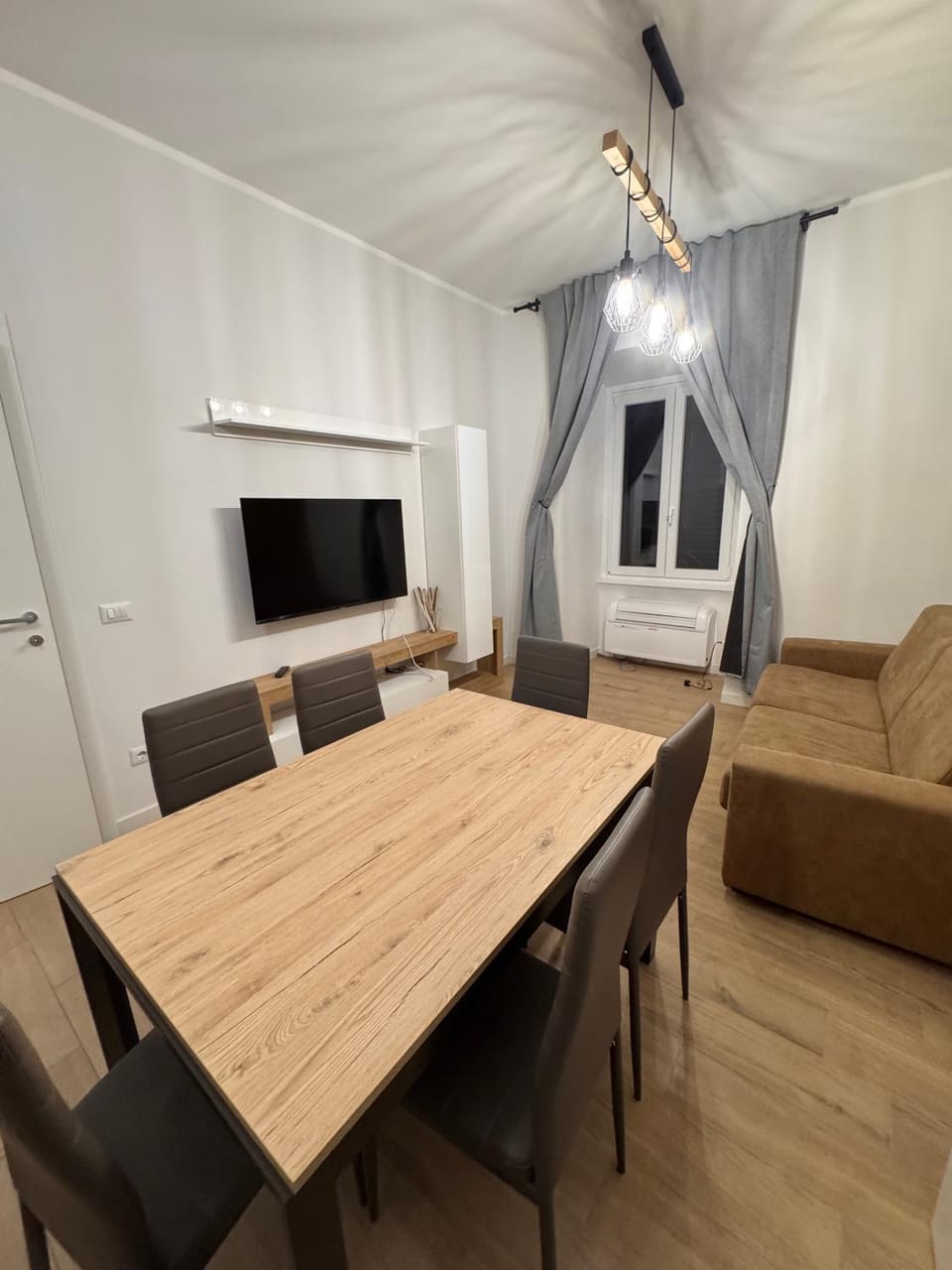 TV and multimedia, Living room, Seating area