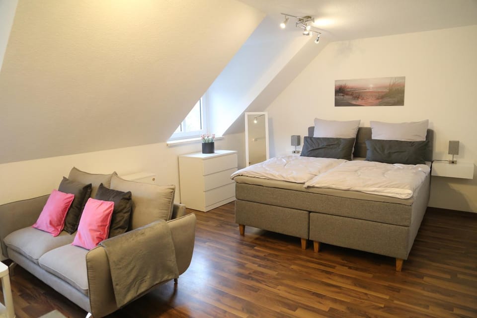 Bed, Photo of the whole room, Bedroom