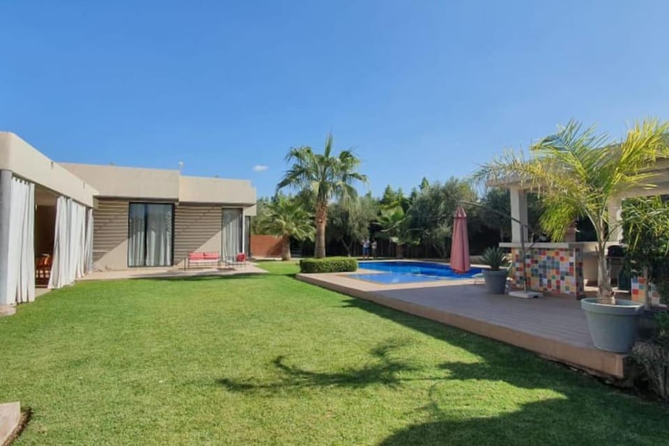 Villa 751, Villa d'architecte, cuisinière, piscine chauffée et services Villa in Marrakesh-Safi