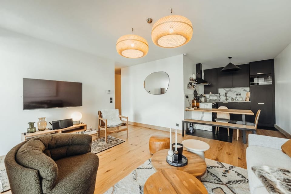 TV and multimedia, Kitchen or kitchenette, Living room, Dining area