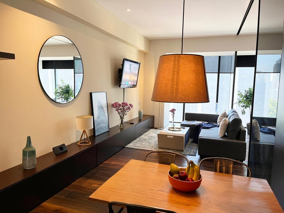 TV and multimedia, Living room, Seating area, Dining area