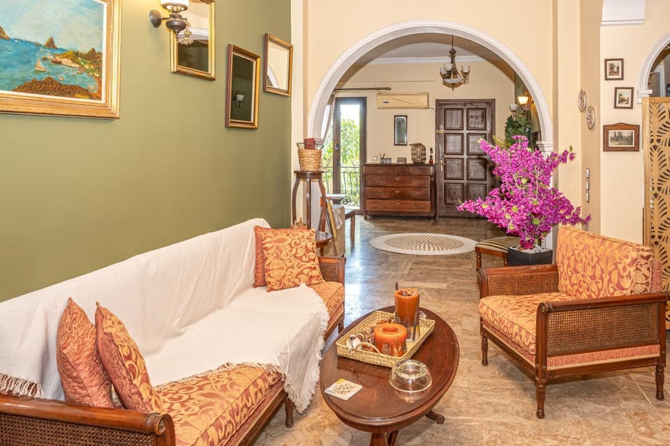 Living room, Photo of the whole room, Seating area, Bedroom