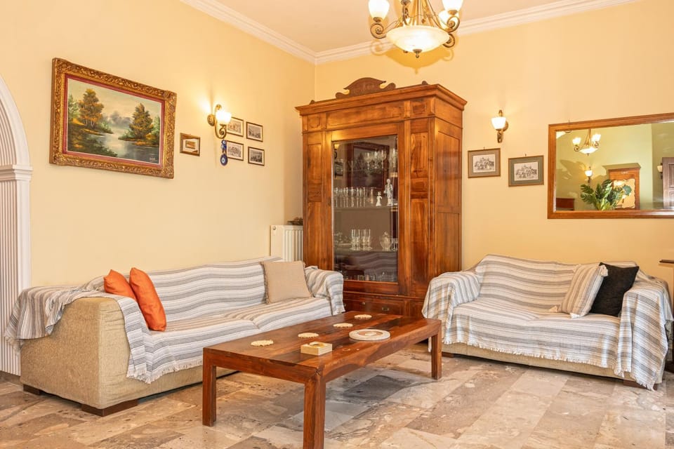 Living room, Seating area