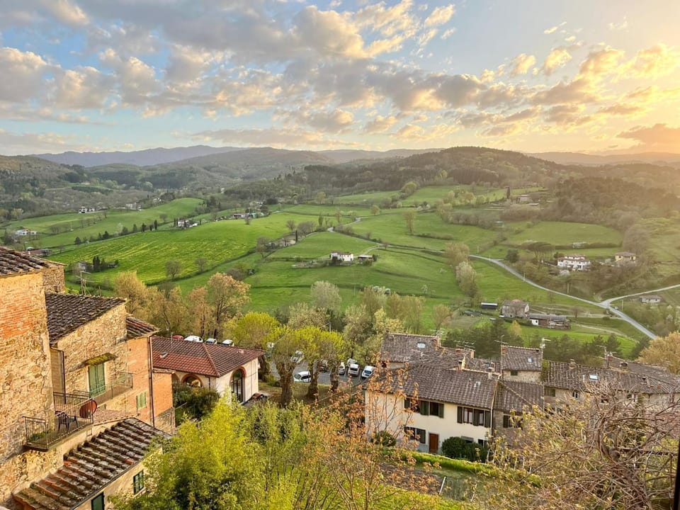 Balcony/Terrace, Mountain view