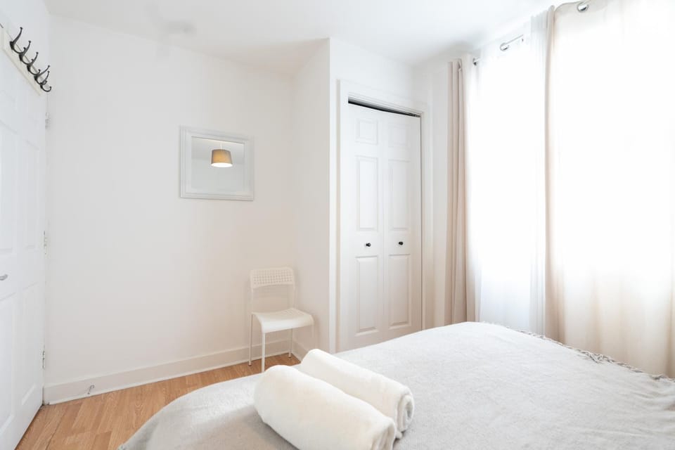 Bed, Bedroom, towels, wardrobe