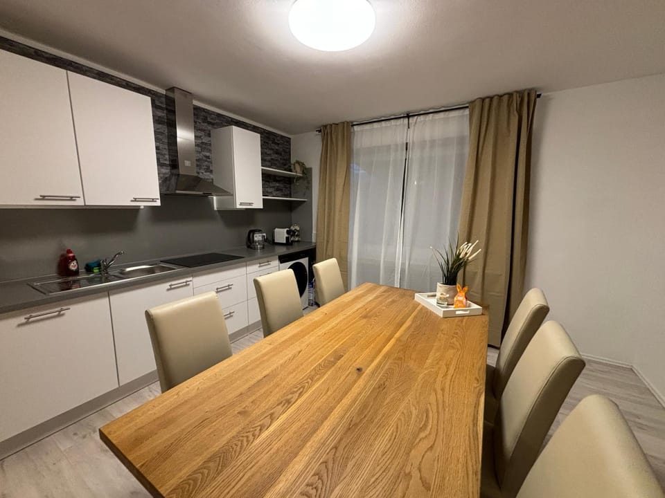 Dining area, kitchen