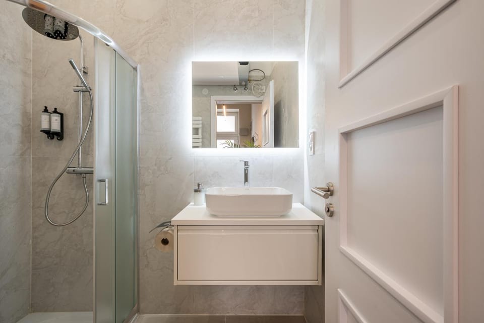 Shower, Bathroom