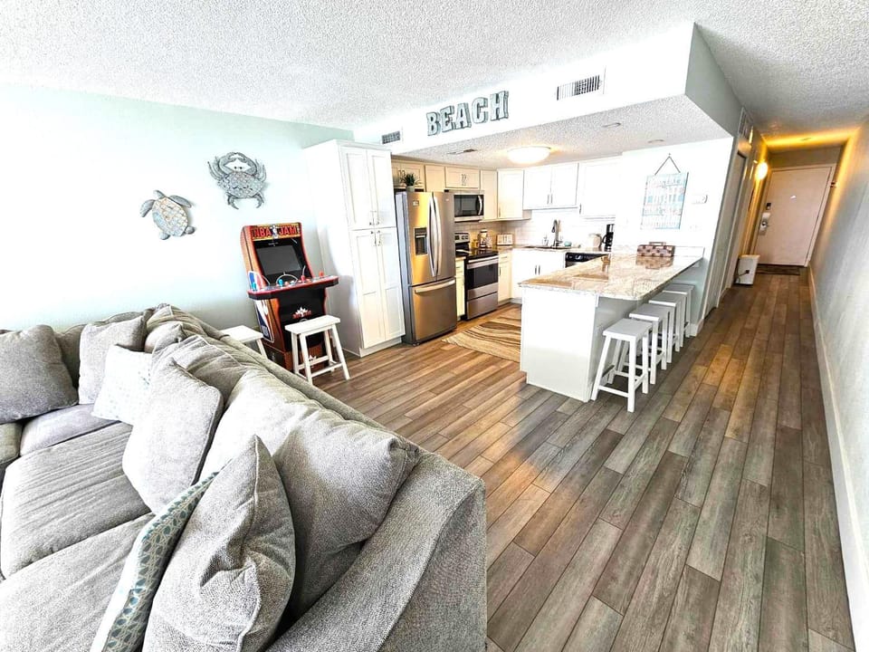 Beautiful Oceanfront Condo 306 Apartment in Garden City