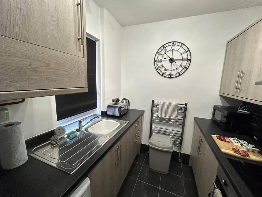 3 Bedroom Home From Home, Crewe House in Crewe