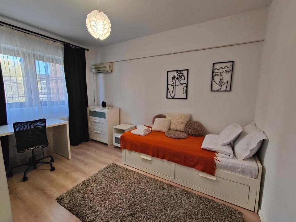 Bed, Bedroom, hair dresser, air conditioner