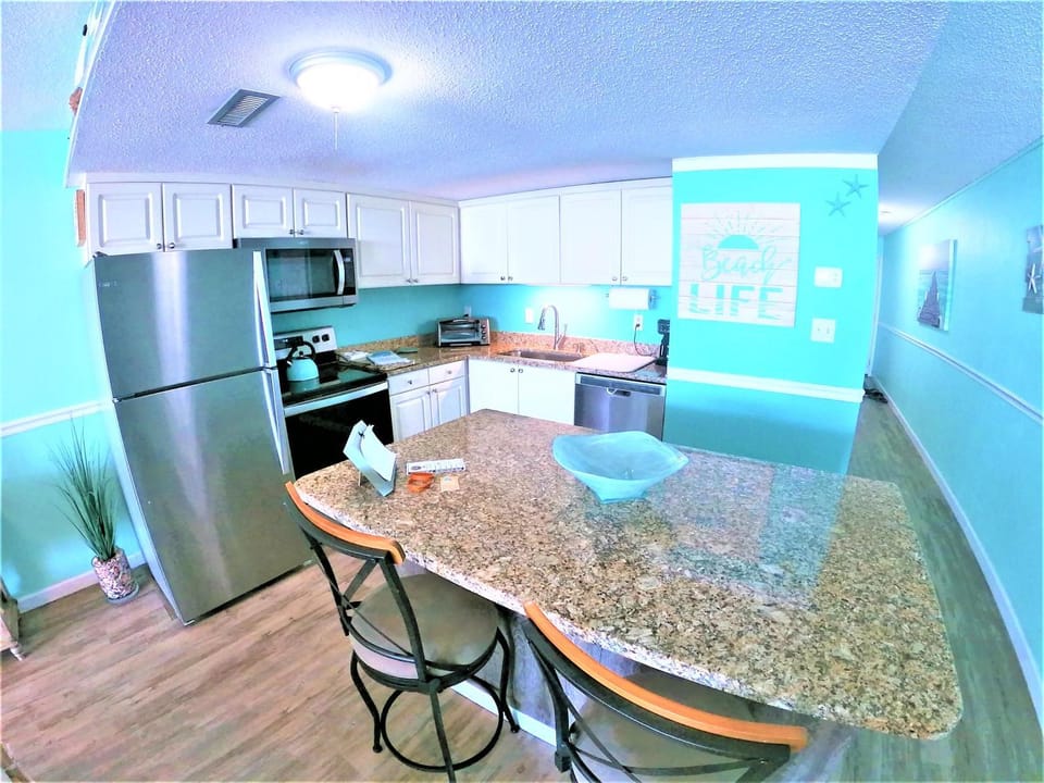 Beautiful Oceanfront Condo 110 Apartment in Garden City