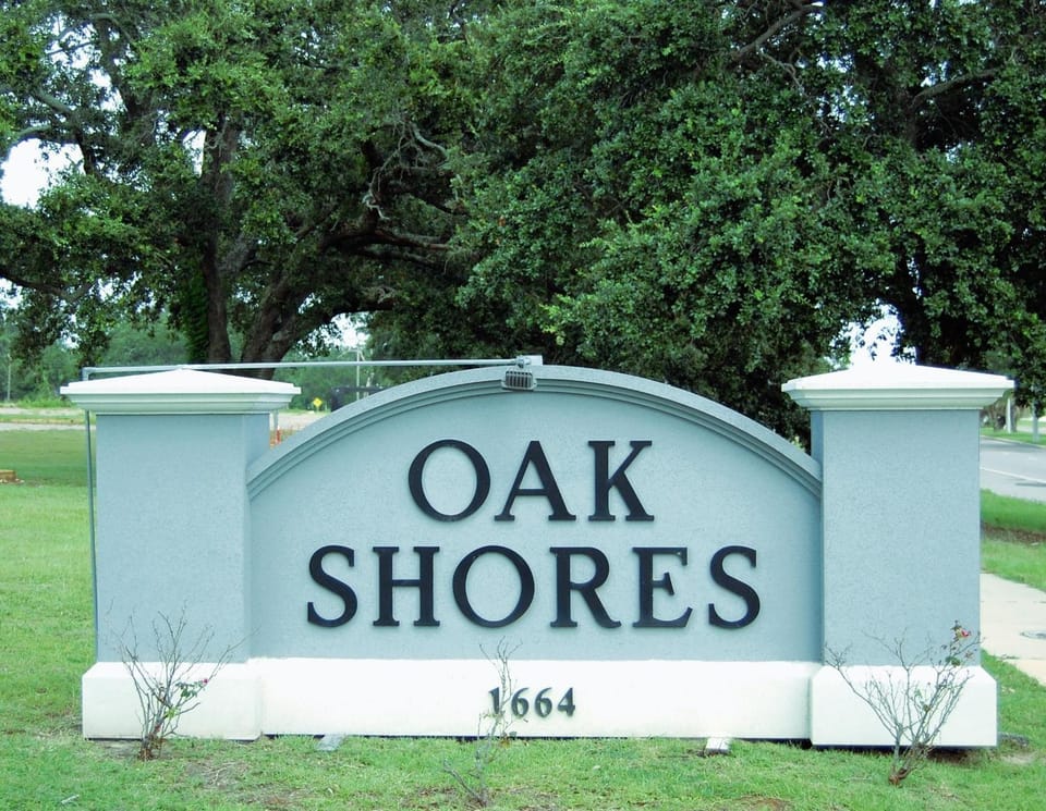Oak Shores Studio 30 Apartment in Biloxi