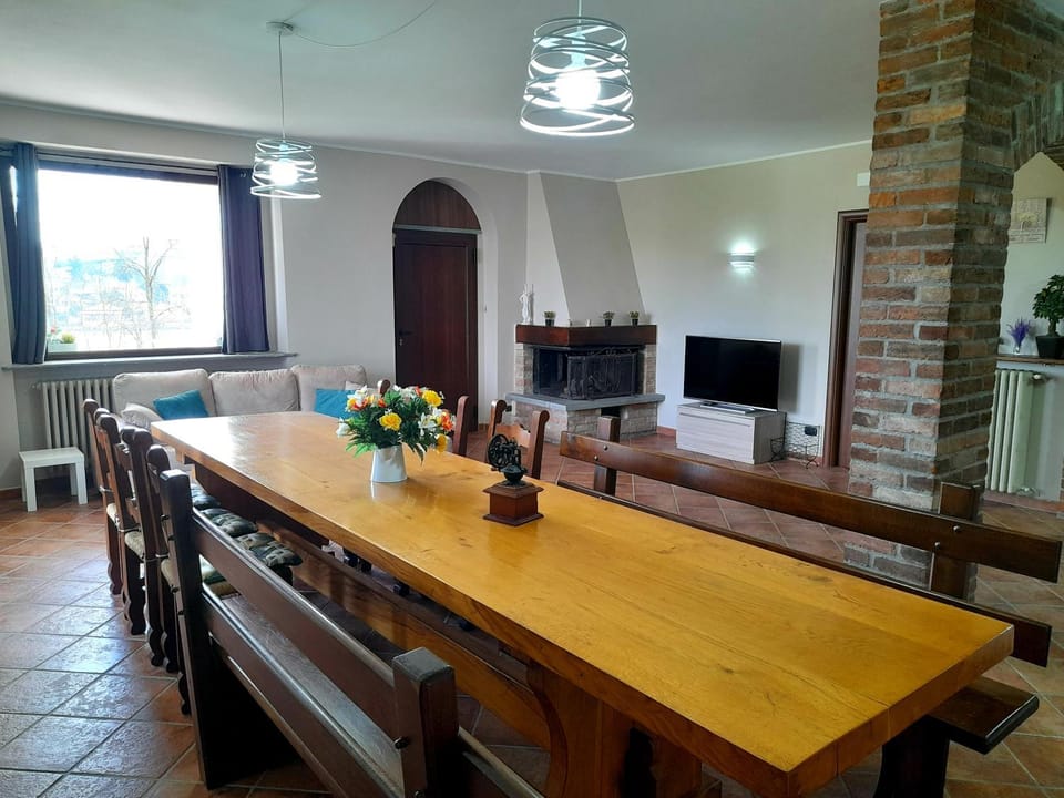WHITE HOUSE Apartment in Piedmont