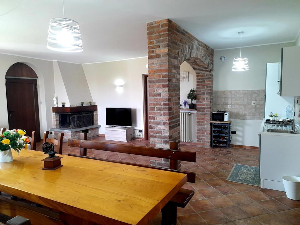 WHITE HOUSE Apartment in Piedmont