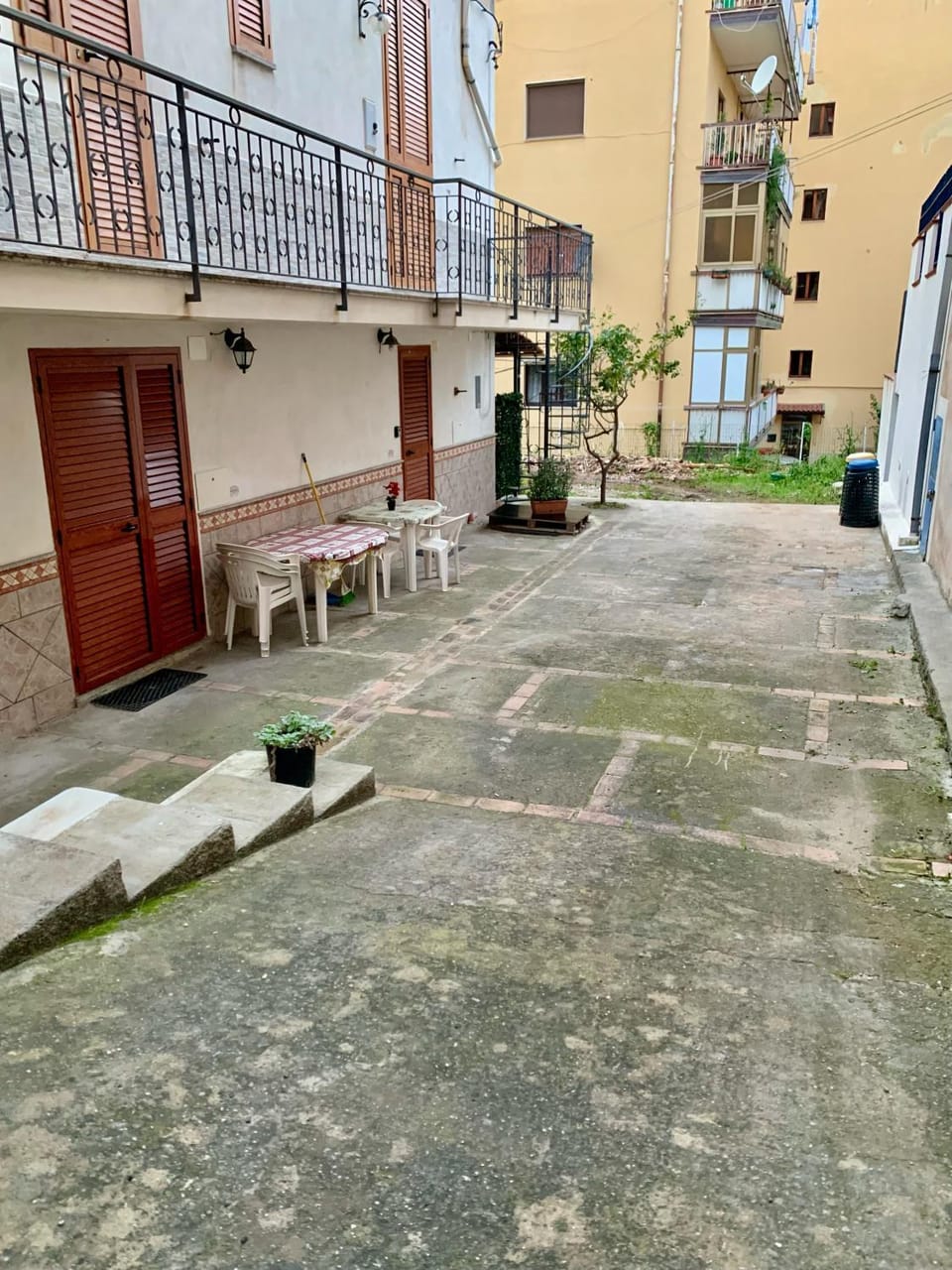 Inner courtyard view