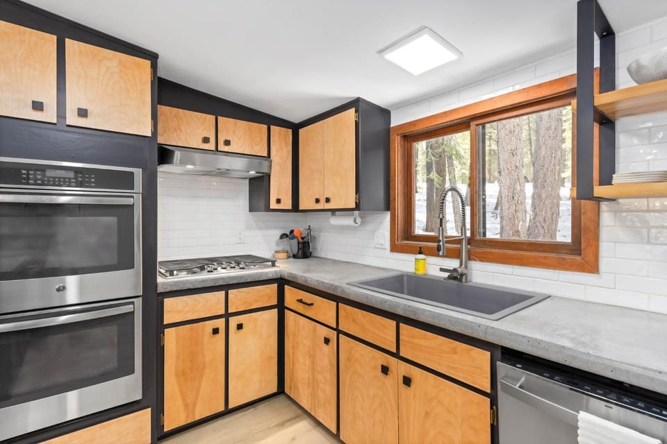 Sunnyside Retreat - Tahoe City, 4 BR, Pet Friendly, Bonus Room House in Tahoe City