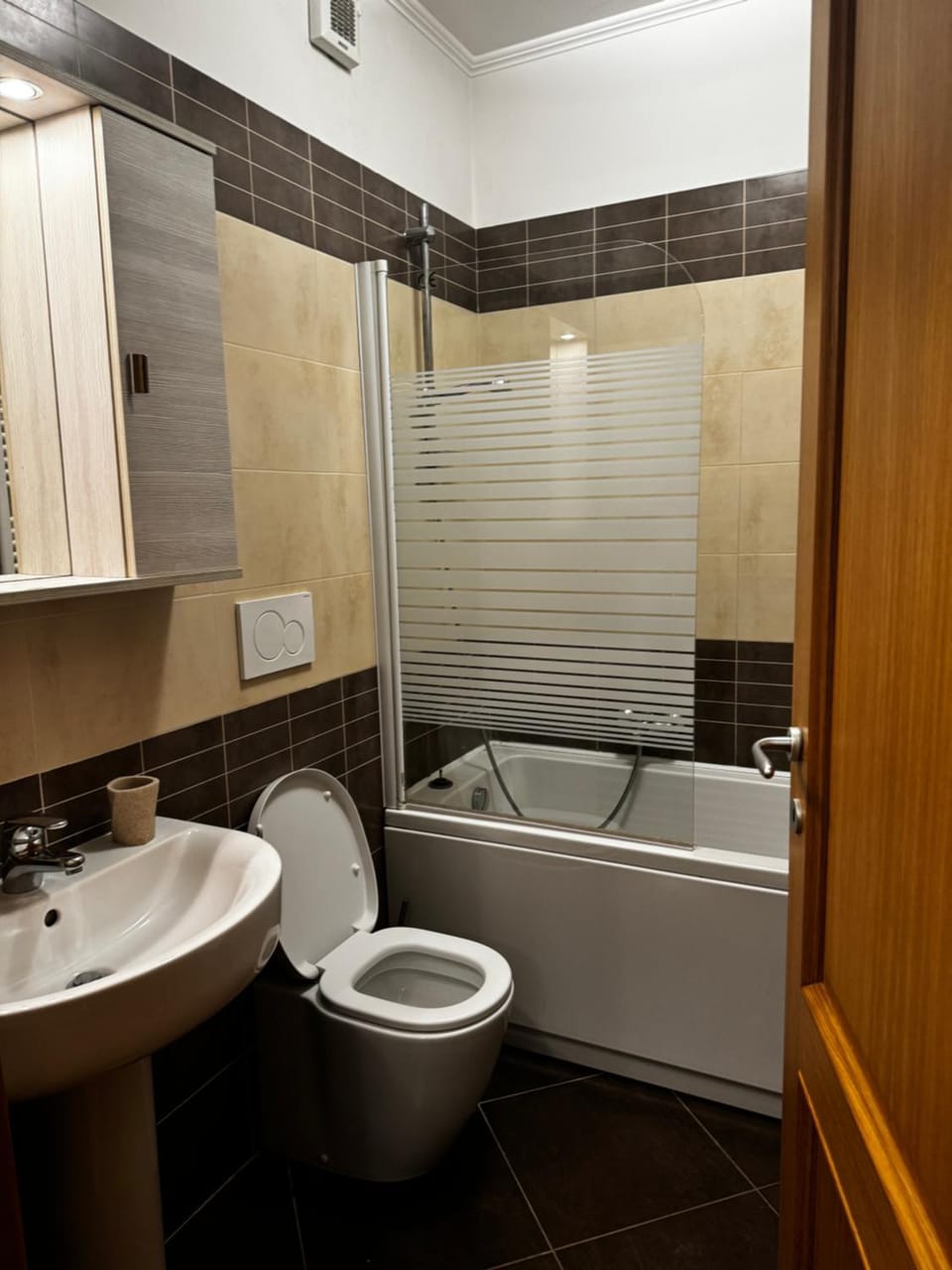 Shower, Toilet, Bathroom, Bath