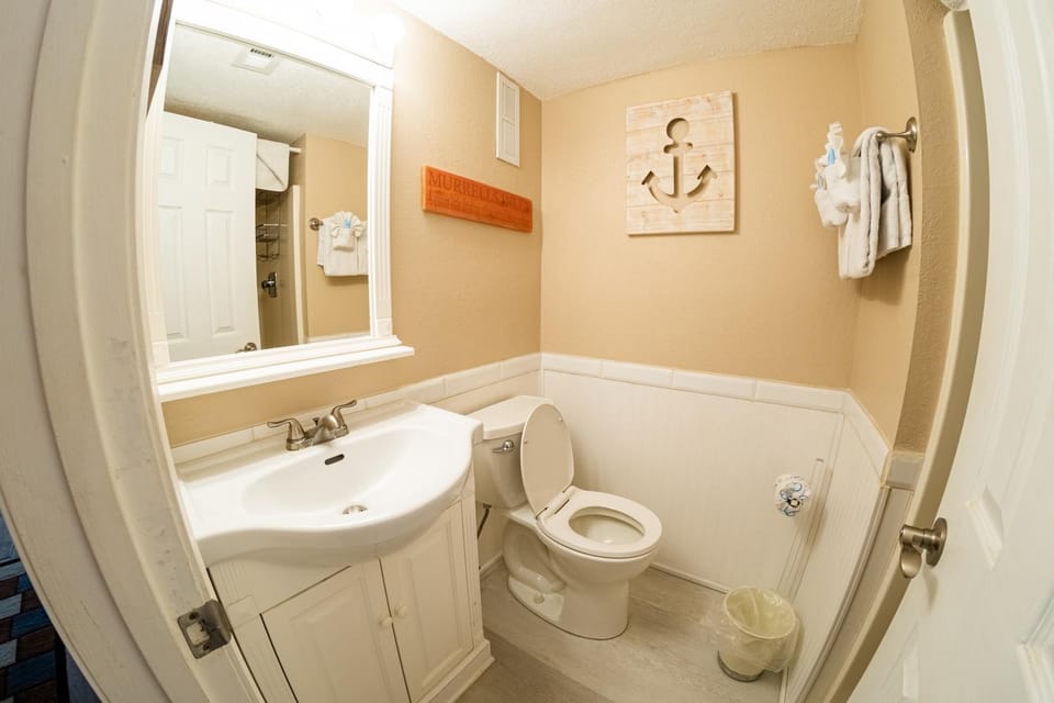 Beautiful Oceanfront Condo 505 Apartment in Garden City