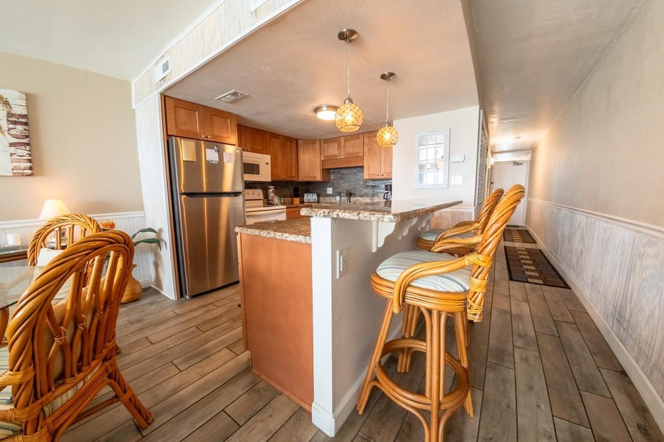 Beautiful Oceanfront Condo 505 Apartment in Garden City