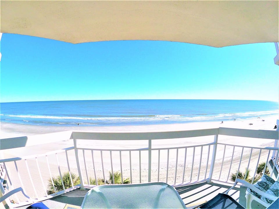 Beautiful Oceanfront Condo 505 Apartment in Garden City