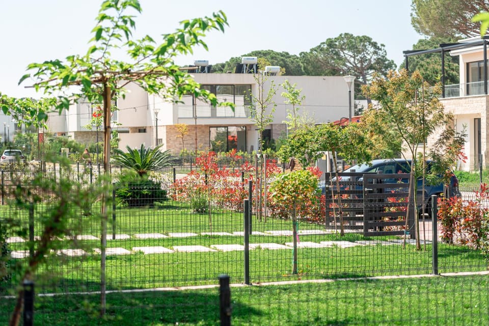 Property building, Garden, Garden, Garden view, Garden view