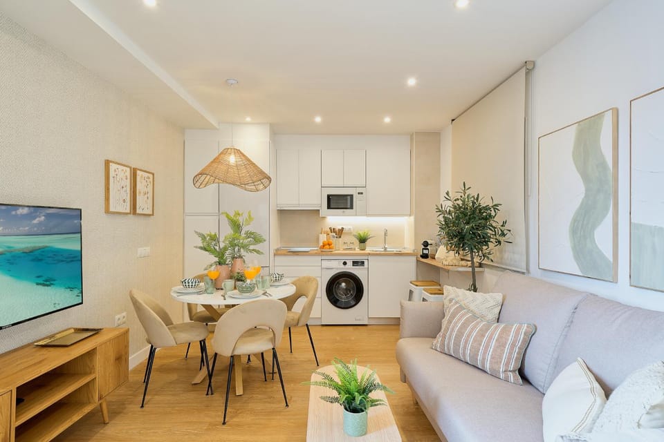 Kitchen or kitchenette, Seating area