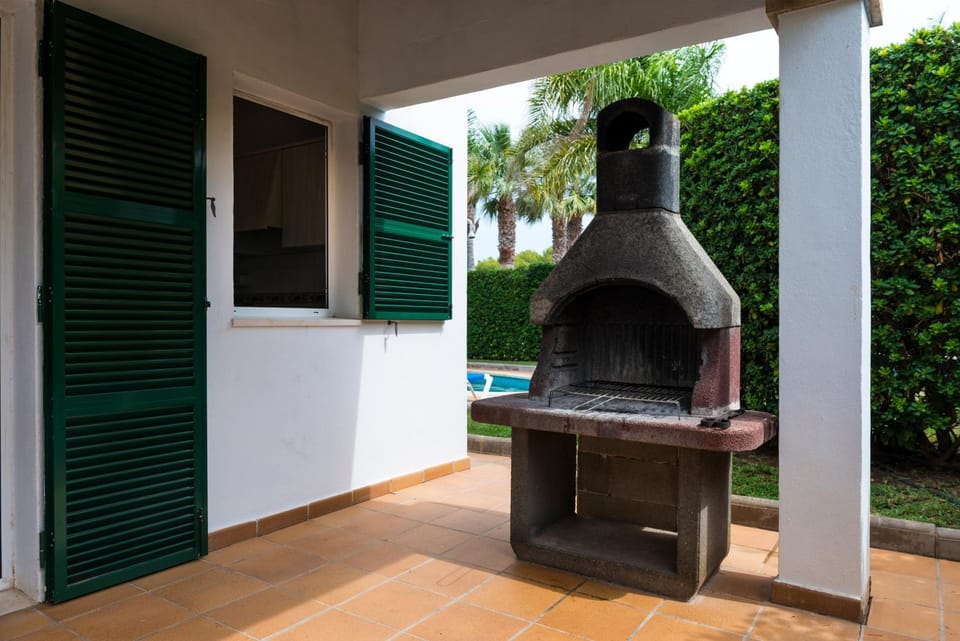 BBQ facilities, BBQ facilities, Balcony/Terrace, Balcony/Terrace, Swimming pool
