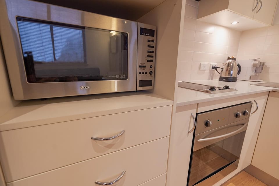 Schnapps 1 Apartment in Hotham Heights