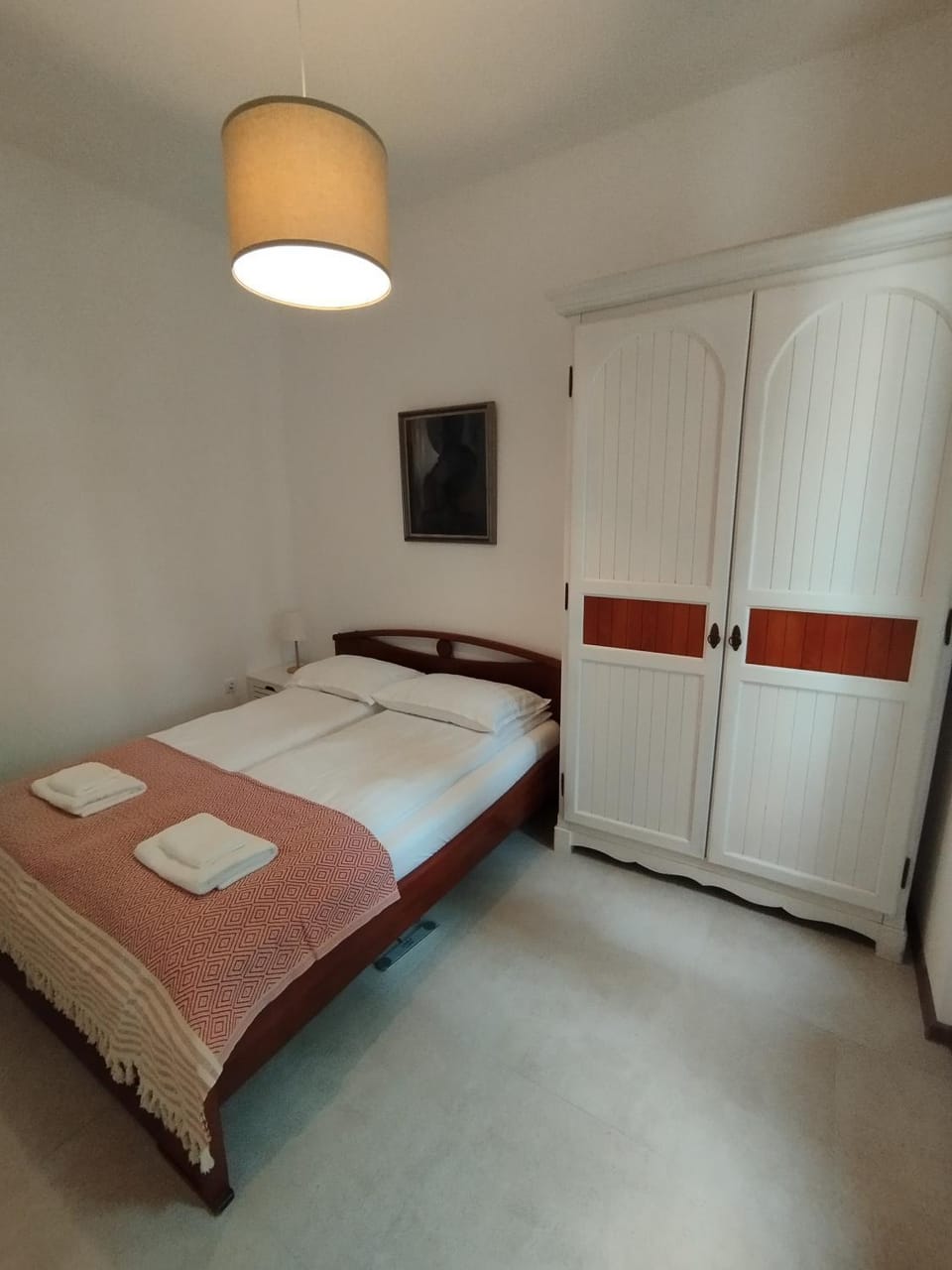 Bed, Photo of the whole room, towels, wardrobe