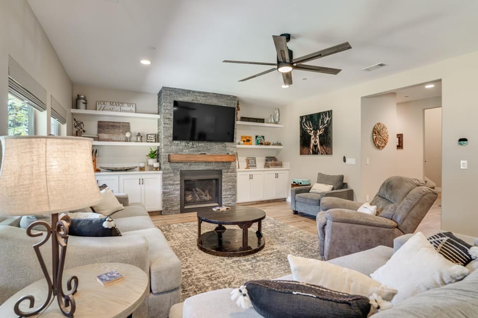 Game Room + Pool Access: Spacious Cabin in Arnold Cabin in Arnold