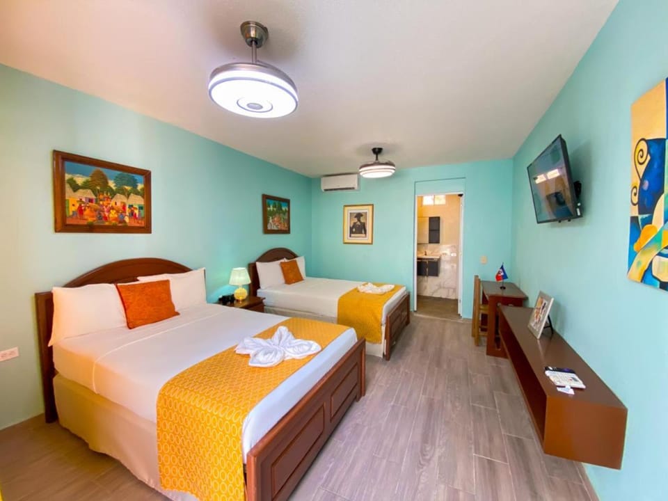 Photo of the whole room, Bedroom