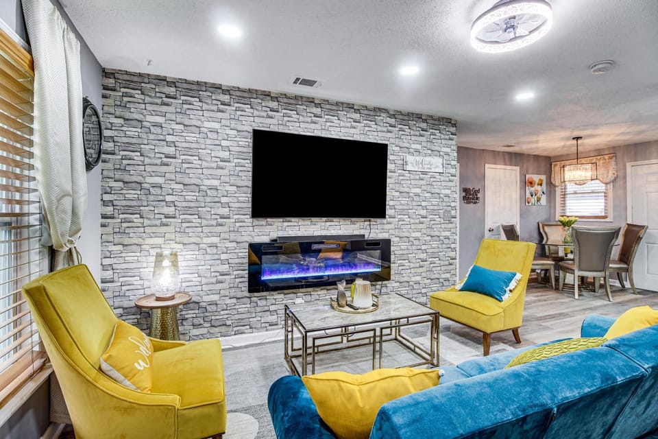 Inviting Savannah Home with Yard 3 Mi to Downtown! House in Savannah