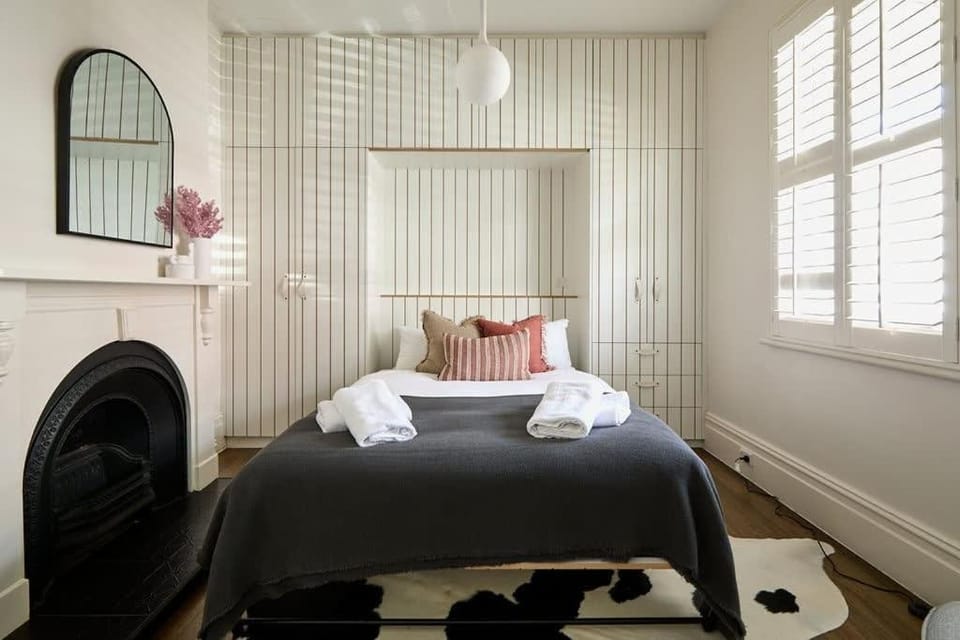 Luxe cottage in the heart of Sandy Bay House in Tasmania
