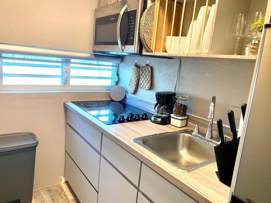 Condado del Mar Beach Front Jewel A3 Apartment in San Juan