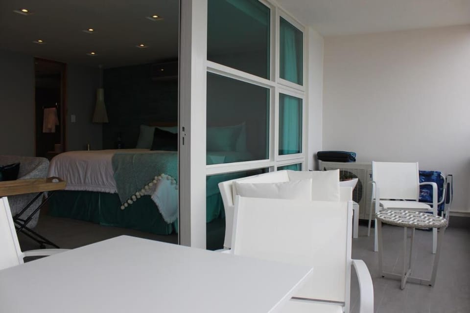 Enchanted 17 Jewel Beachfront Luquillo -Pool House in Fajardo