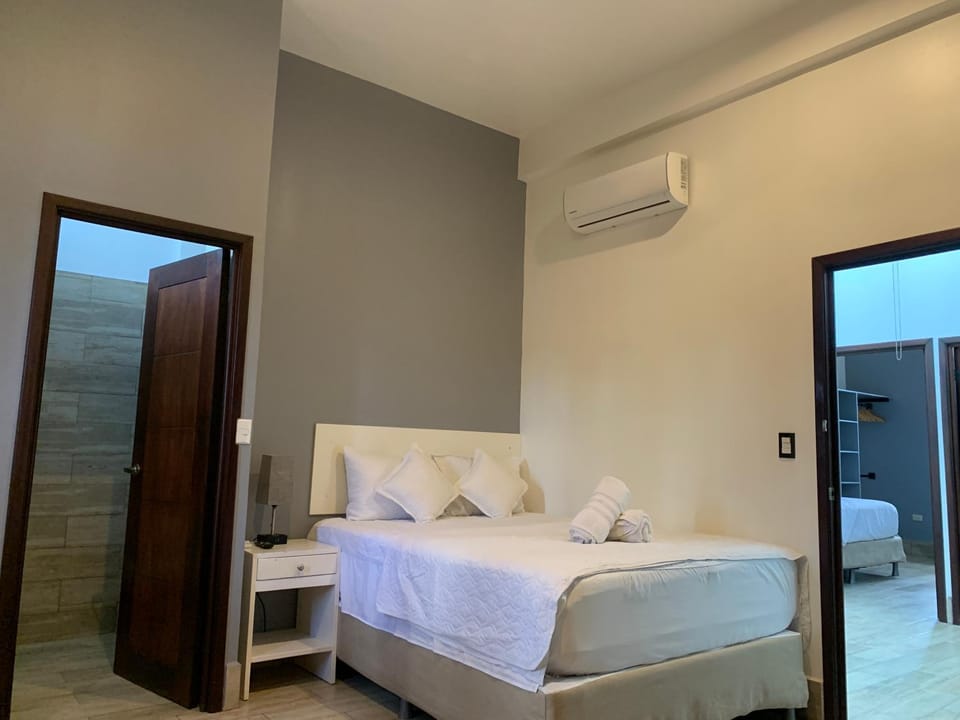 Bed, Photo of the whole room, Bedroom, air conditioner