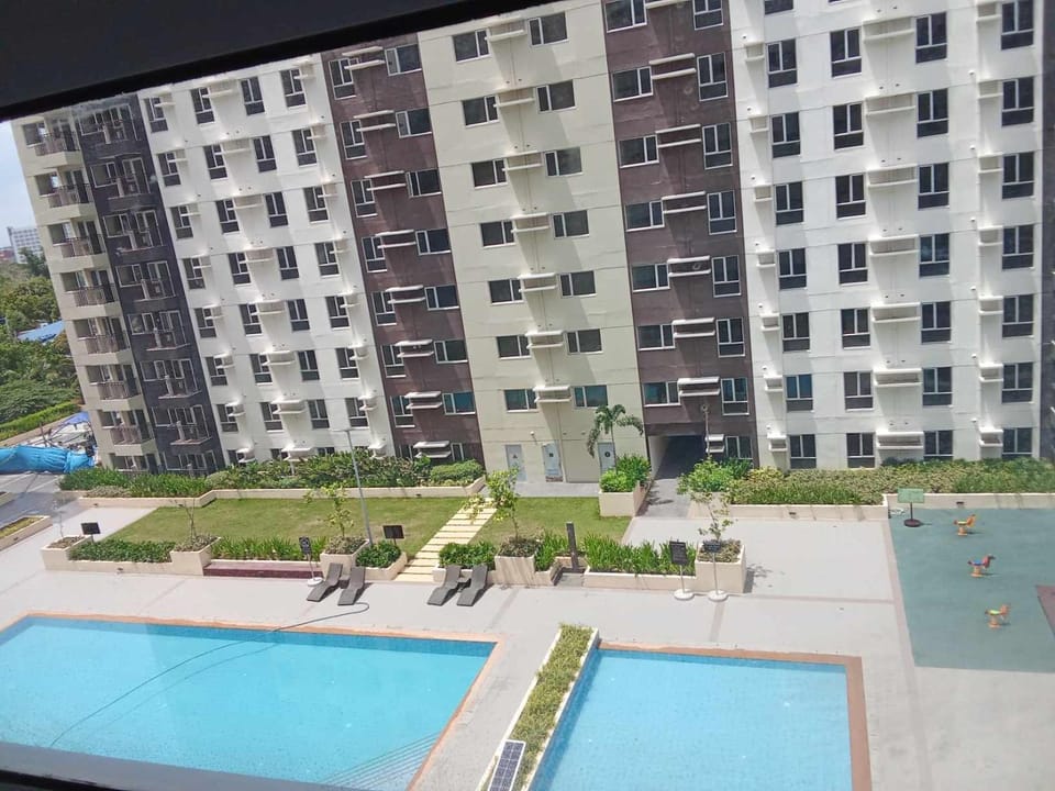 Swimming pool, Swimming pool