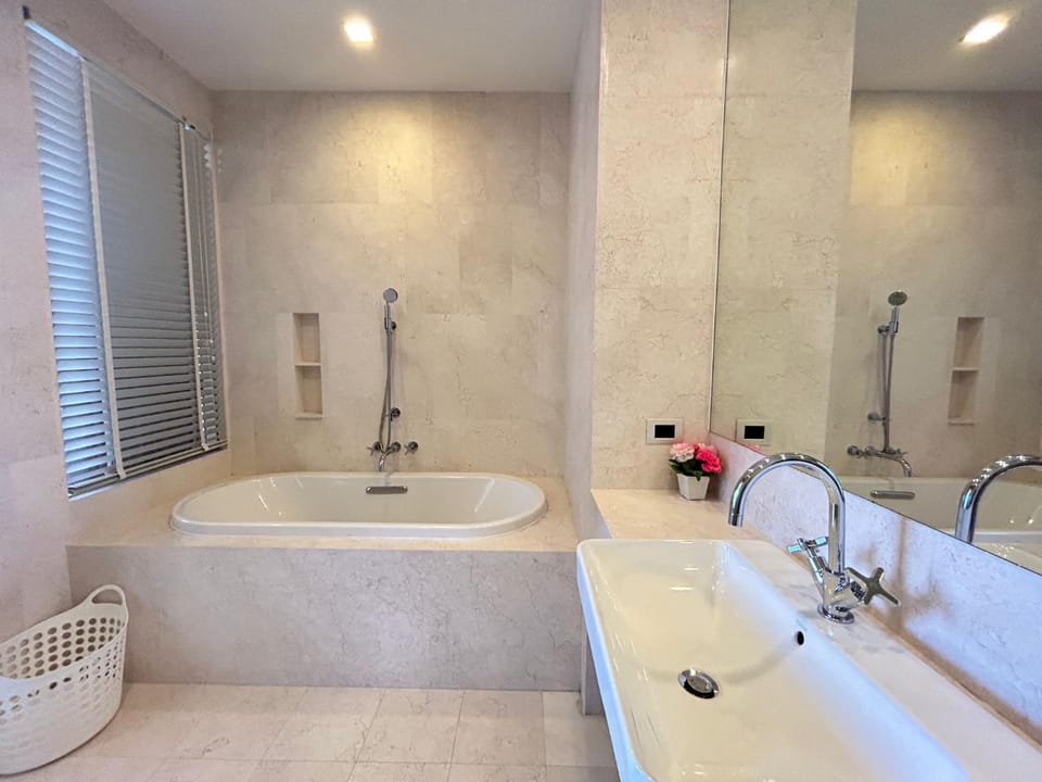 Toilet, Bathroom, Bath