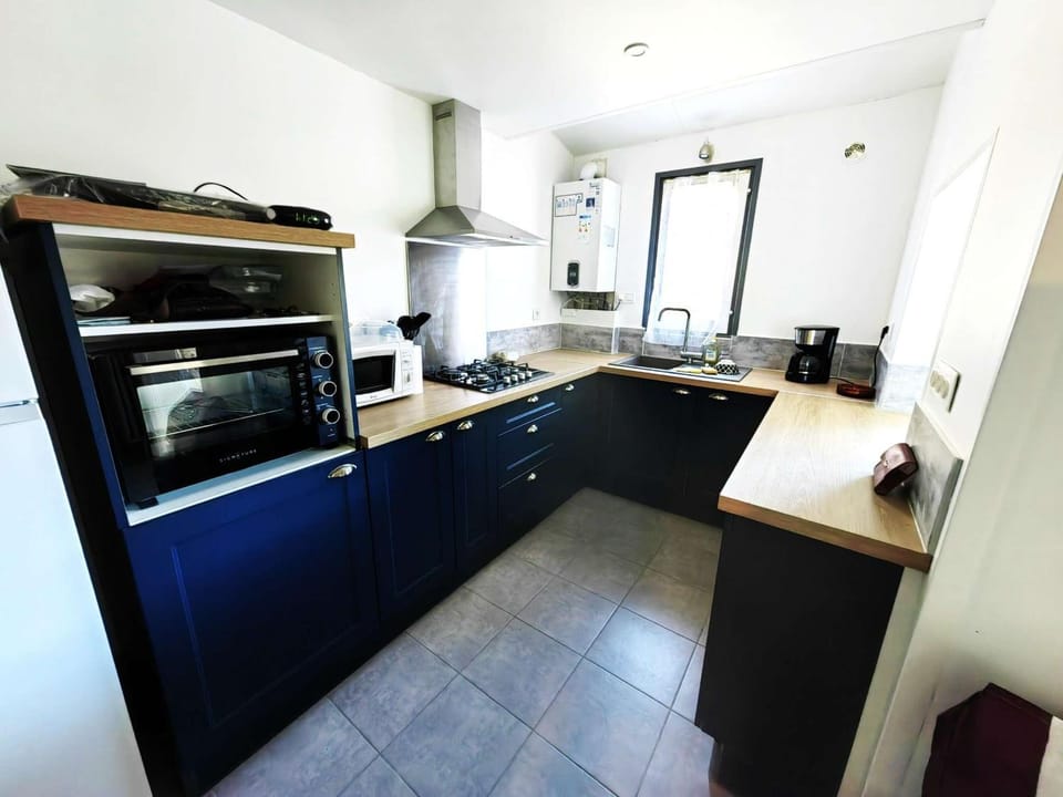 Villa mitoyenne avec piscine et parking pour 4 personnes - FR-1-607-189 House in Agde