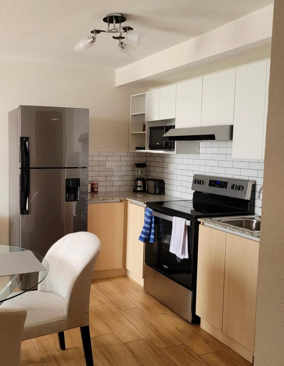 Elegante apartamento cerca de Embajada de los EEUU y Cayala Apartment in Guatemala City
