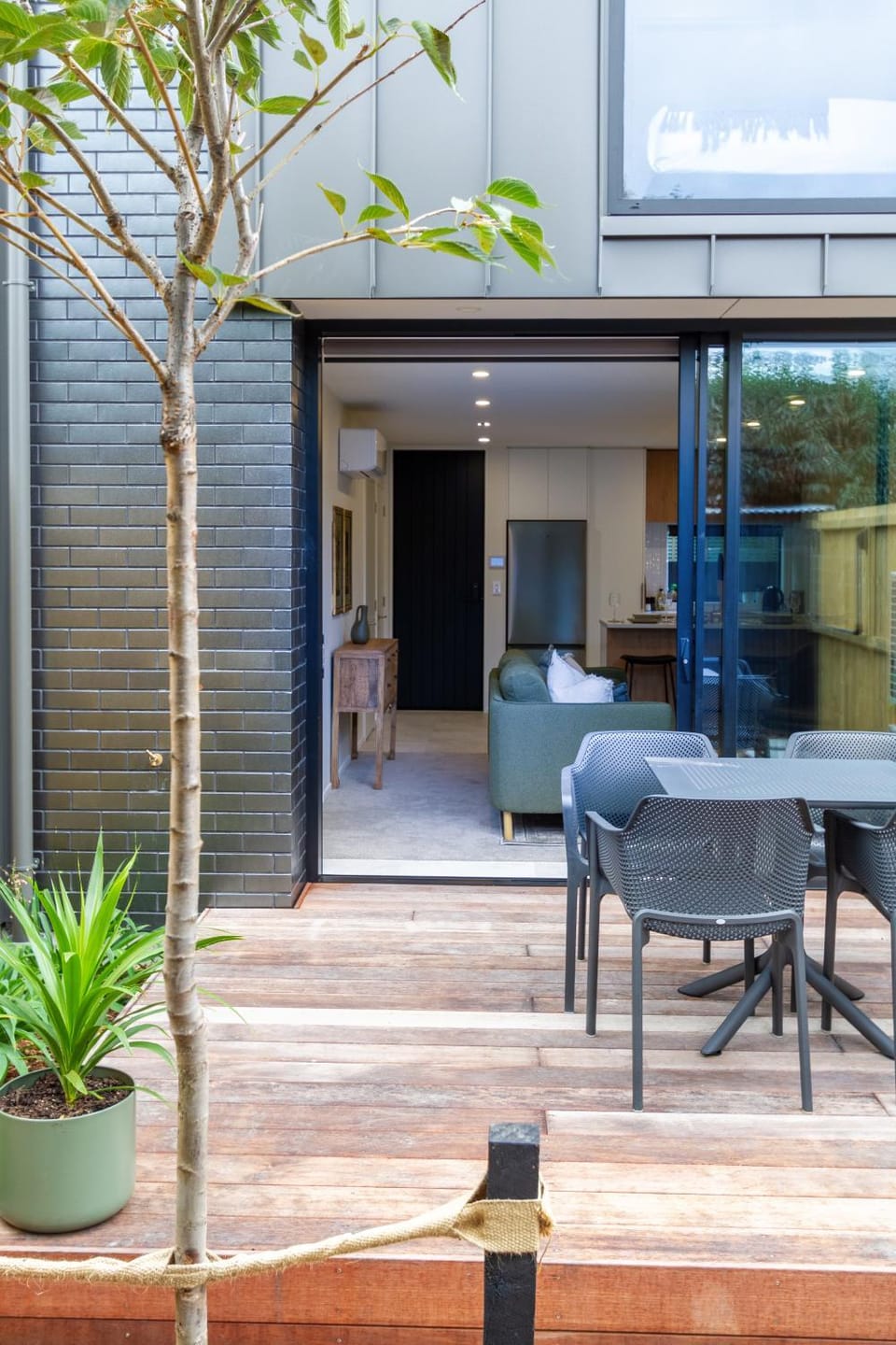 Property building, Patio, Facade/entrance, Day, Garden, View (from property/room), Balcony/Terrace, Living room, Seating area, Dining area